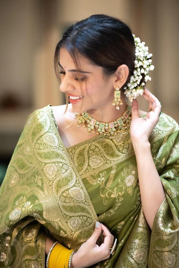 Floral Brocade Banarasi Soft Silk Saree with Gold Zari Weaving in Nine Colours  in Surat