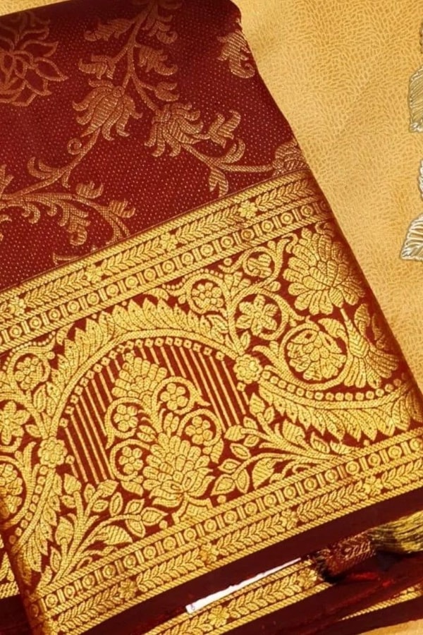 Floral Creeper Jaal Banarasi Soft Silk Saree with Gold Zari Border in Royal Blue and Maroon  in Surat