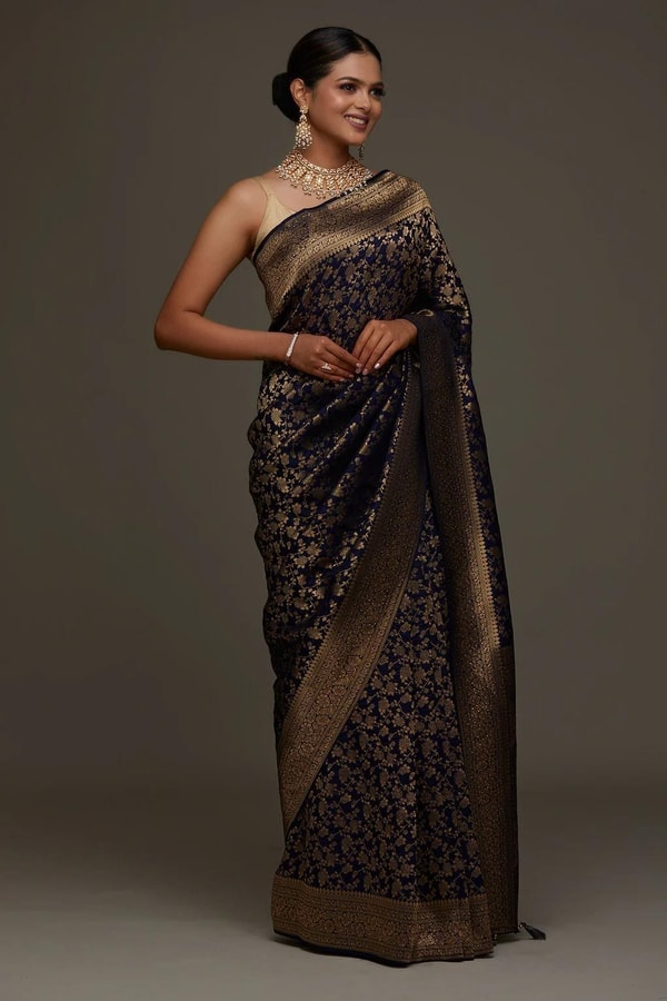 Floral Zari Jaal Banarasi Soft Silk Saree with Paisley Gold Pallu in Navy Blue and Maroon  in Surat