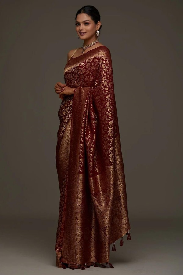 Floral Zari Jaal Banarasi Soft Silk Saree with Paisley Gold Pallu in Navy Blue and Maroon  in Surat