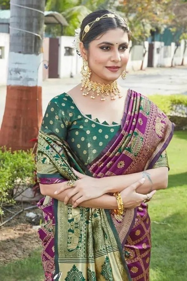Gharchola-Style Zari Checks Banarasi Soft Silk Saree with Green Contrast Pallu in Pink and Wine  in Surat