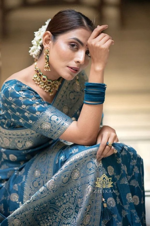 Gold Zari Brocade Floral Jaal Banarasi Soft Silk Saree in Seven Pastel and Jewel Shades  in Surat