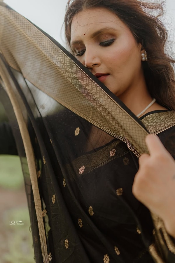 Gold Zari Butti Banarasi Soft Silk Saree with Striped Zari Pallu in Five Deep Shades  in Surat