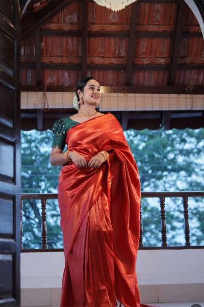 Golden Elegance Banarasi Soft Silk Saree with Intricate Design Saree in Surat
