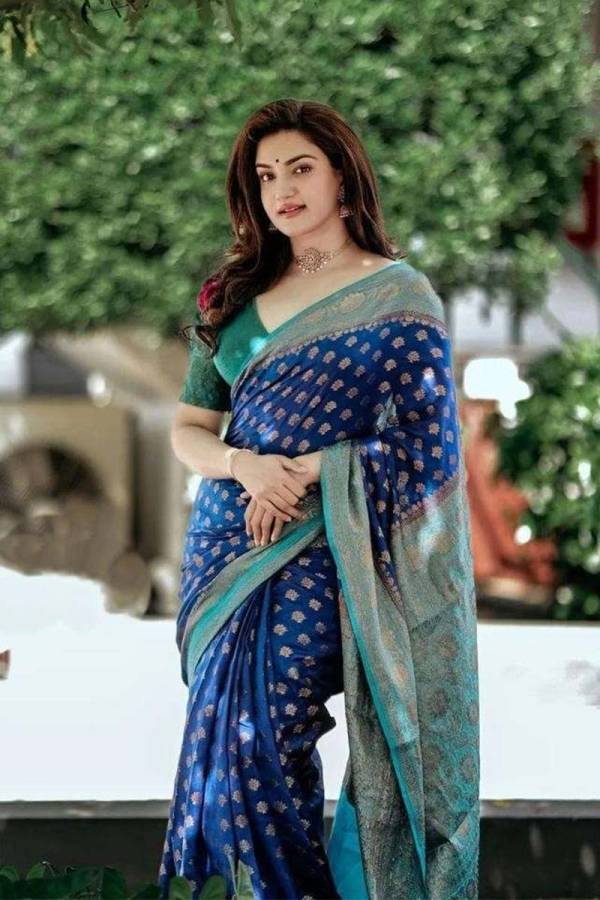 Golden Elegance Banarasi Soft Silk Saree with Intricate Design  in Surat
