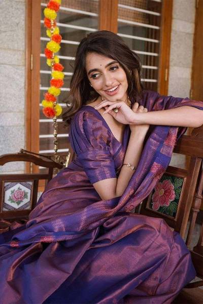 Golden Elegance Banarasi Soft Silk Saree with Traditional Sarees Intricate Design Manufacturers in Surat