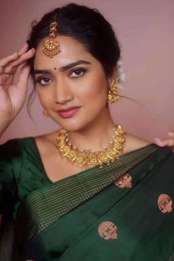 Golden Opulence Allovar Zari and Butta Design Saree  in Surat