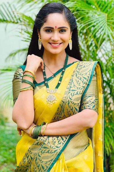 Golden Opulence: Allover Butta Design Saree with Heavy Zari Weaving in Surat