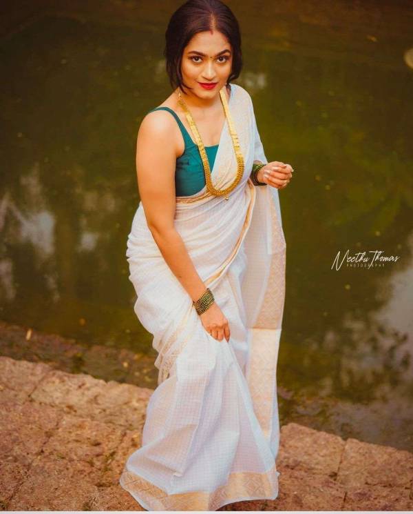 Golden Rich Pallu Saree with Allover Box and Golden Zari Butta Design Saree  in Surat