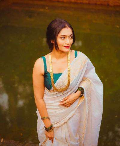 Golden Rich Pallu Saree with Allover Box and Golden Zari Butta Design Saree in Surat