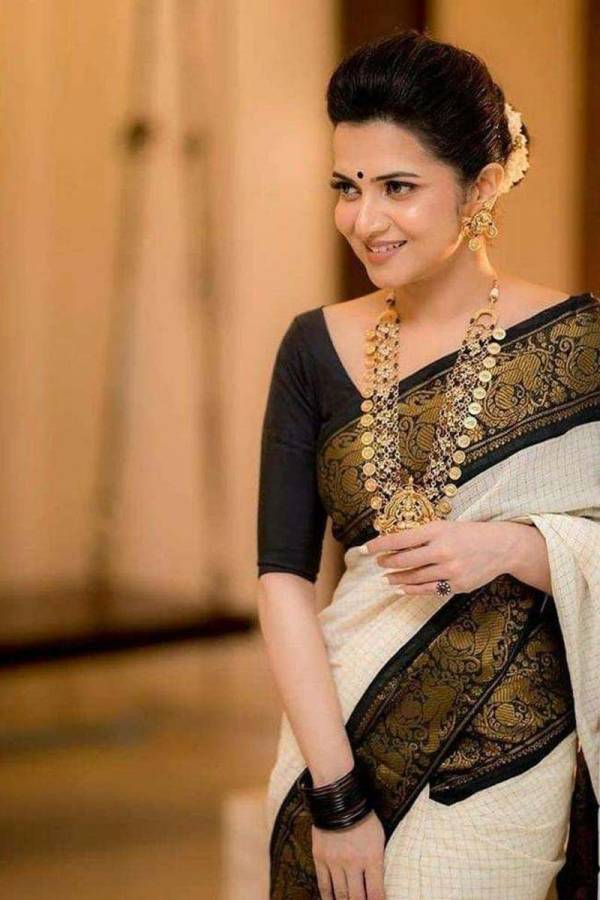 Golden Rich Pallu with Allover Box Design Saree  in Surat