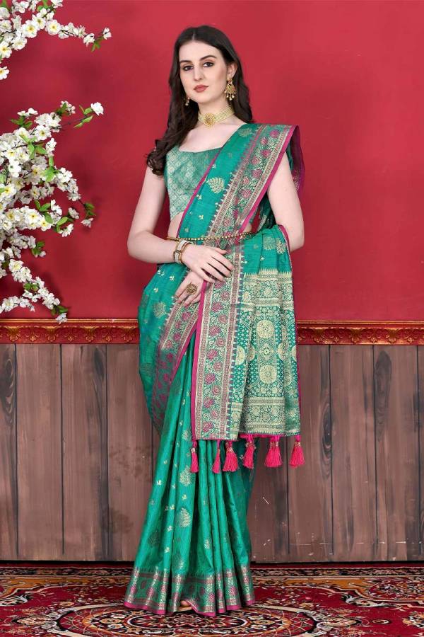 Golden Threads A Soft Silk Saree with Traditional Zari Weaving Motifs and Rich Pallu  in Surat