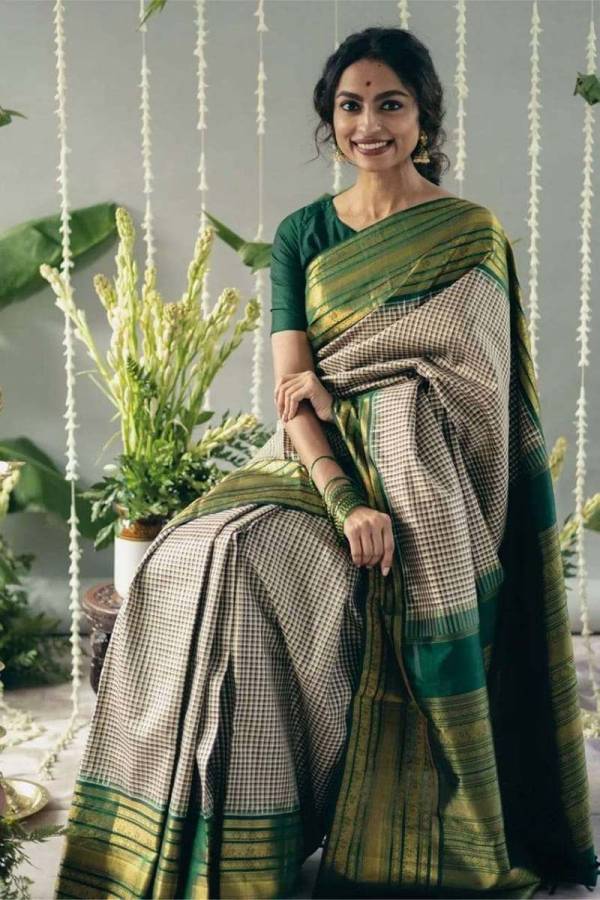 Golden Zari Banarasi Sarees Traditional Luxury Redefined Design Saree  in Surat