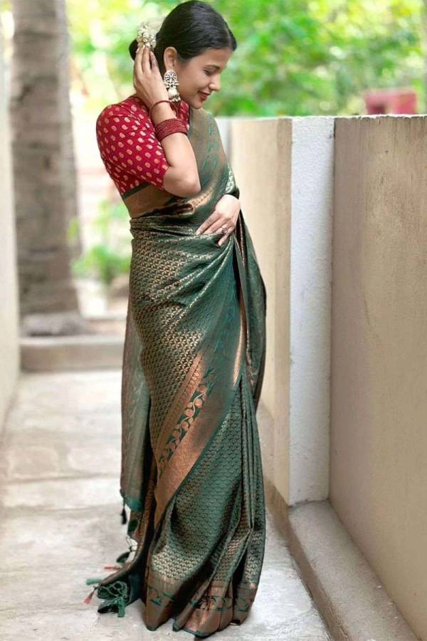 Golden Zari Rich Pallu Saree with Flower Design and All Over Golden Zari Weaving  in Surat