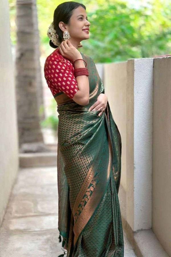 Golden Zari Rich Pallu Saree with Flower Design and All Over Golden Zari Weaving  in Surat