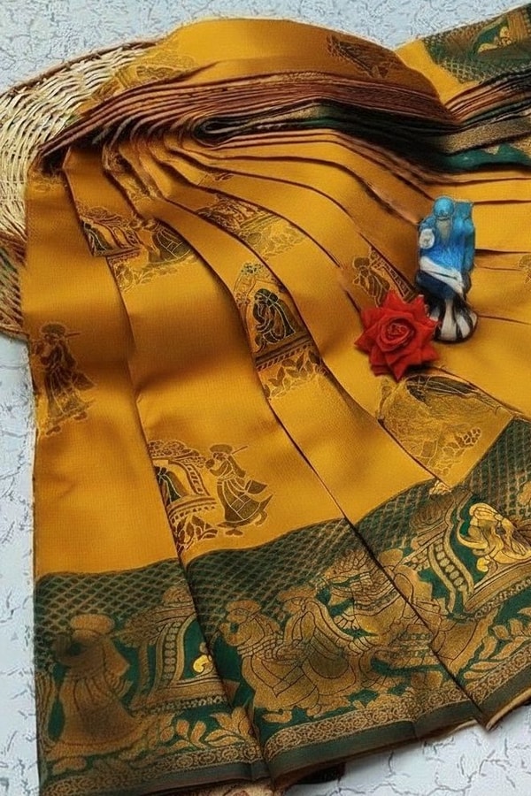 Kanjivaram Style Banarasi Soft Silk Saree with Contrast Figurative Zari Border in Eight Pairings  in Surat