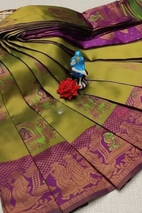 Kanjivaram Style Banarasi Soft Silk Saree with Contrast Figurative Zari Border in Eight Pairings  in Surat