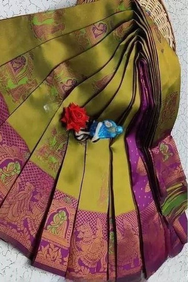 Kanjivaram Style Banarasi Soft Silk Saree with Contrast Figurative Zari Border in Eight Pairings  in Surat