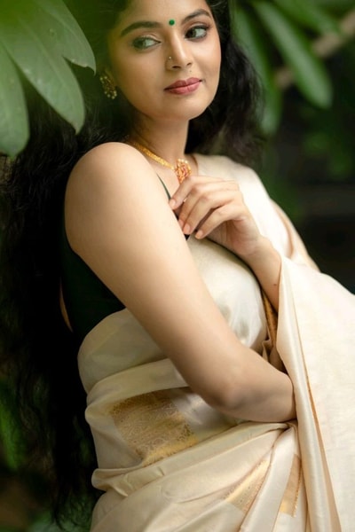 Kasavu-Look Cream Banarasi Soft Silk Saree with Gold Zari Border and Pallu in Surat