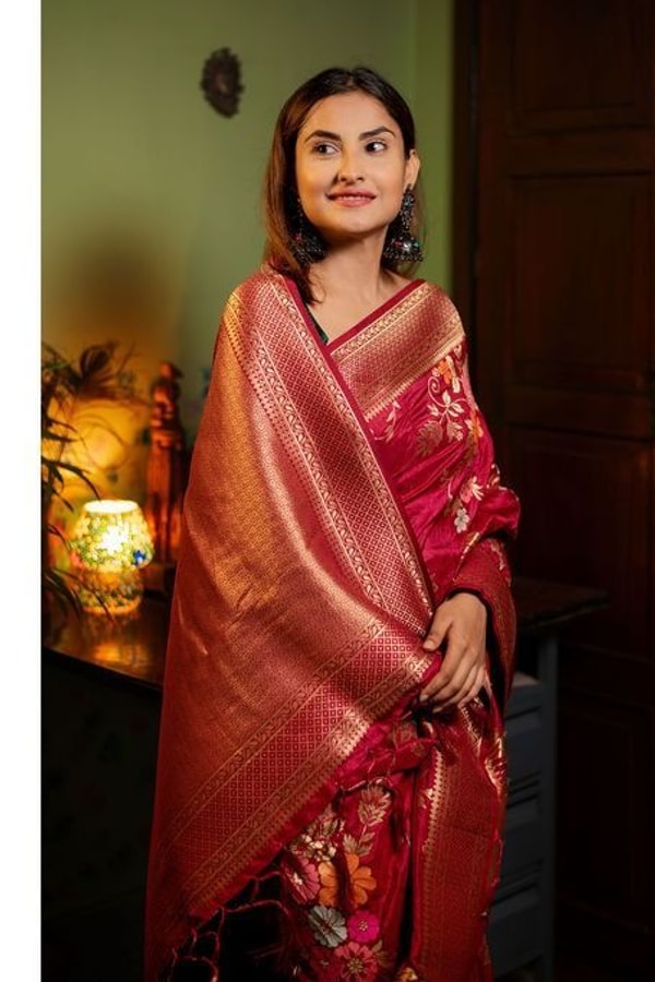 Large Floral Motif Banarasi Soft Silk Saree in Five Shades with Gold Zari Border  in Surat