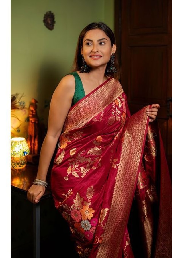 Large Floral Motif Banarasi Soft Silk Saree in Five Shades with Gold Zari Border  in Surat