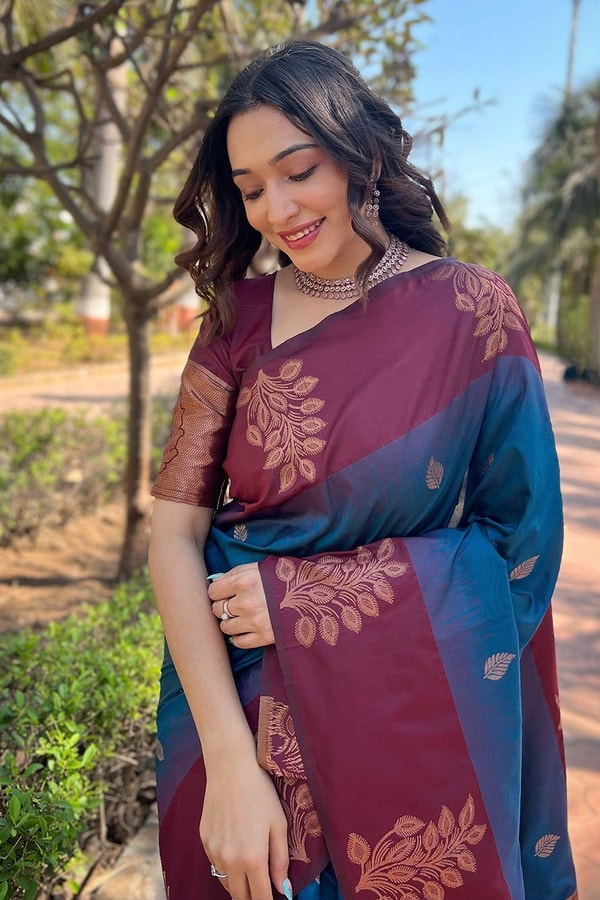 Large Floral Motif Banarasi Soft Silk Saree with Contrast Tassel Pallu in Five Colours  in Surat