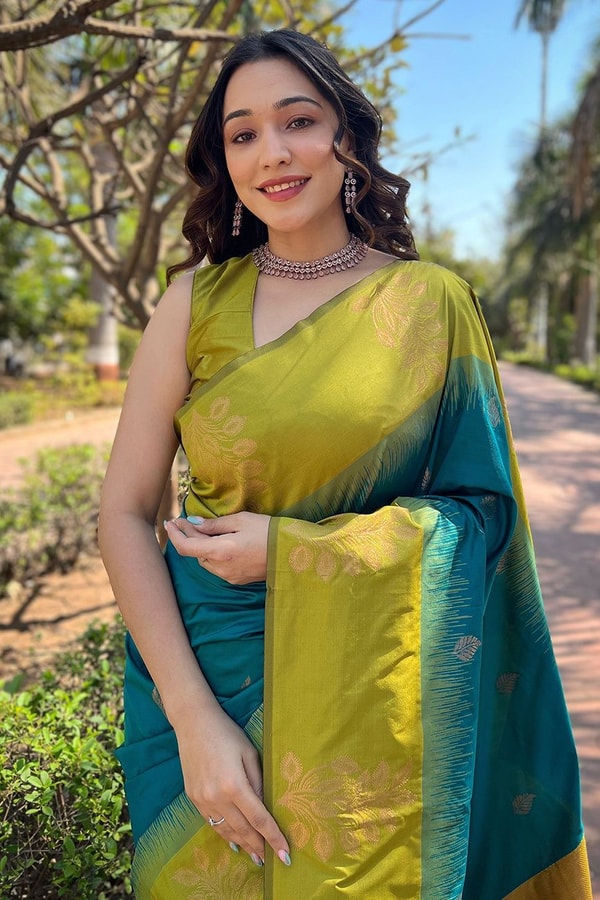 Large Floral Motif Banarasi Soft Silk Saree with Contrast Tassel Pallu in Five Colours  in Surat