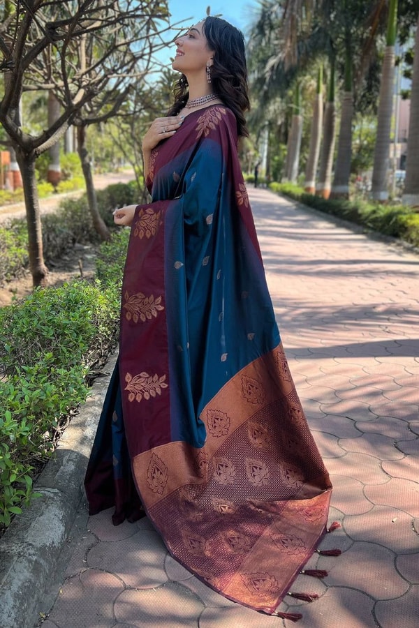 Large Floral Motif Banarasi Soft Silk Saree with Contrast Tassel Pallu in Five Colours  in Surat