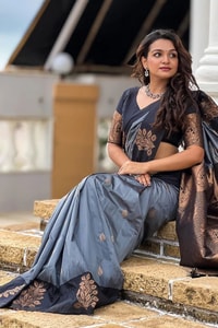 Large Floral Motif Banarasi Soft Silk Saree with Contrast Tassel Pallu in Five Colours  in Surat