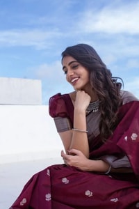 Linen-Look Soft Cotton Saree with Silver Zari Buttis and Tissue Pallu in Green, Pink and Wine  in Surat