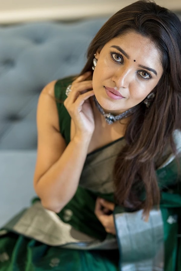 Linen-Look Soft Cotton Saree with Silver Zari Buttis and Tissue Pallu in Green, Pink and Wine  in Surat