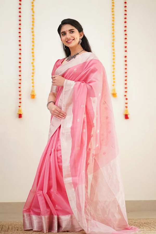 Linen-Look Soft Cotton Saree with Silver Zari Buttis and Tissue Pallu in Green, Pink and Wine  in Surat