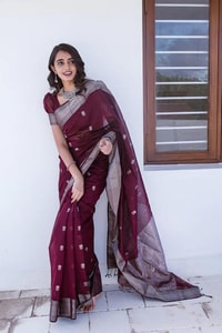 Linen-Look Soft Cotton Saree with Silver Zari Buttis and Tissue Pallu in Green, Pink and Wine  in Surat