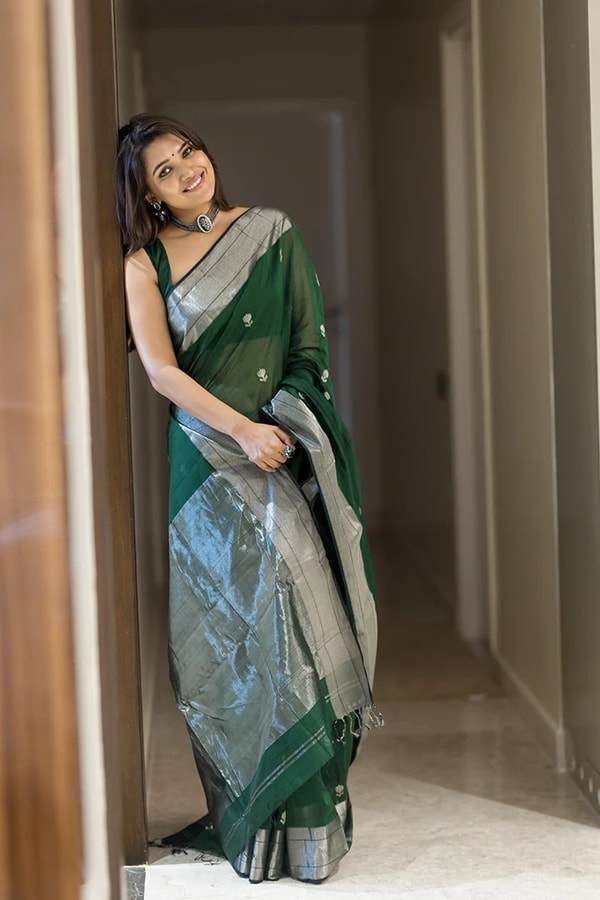 Linen-Look Soft Cotton Saree with Silver Zari Buttis and Tissue Pallu in Green, Pink and Wine  in Surat