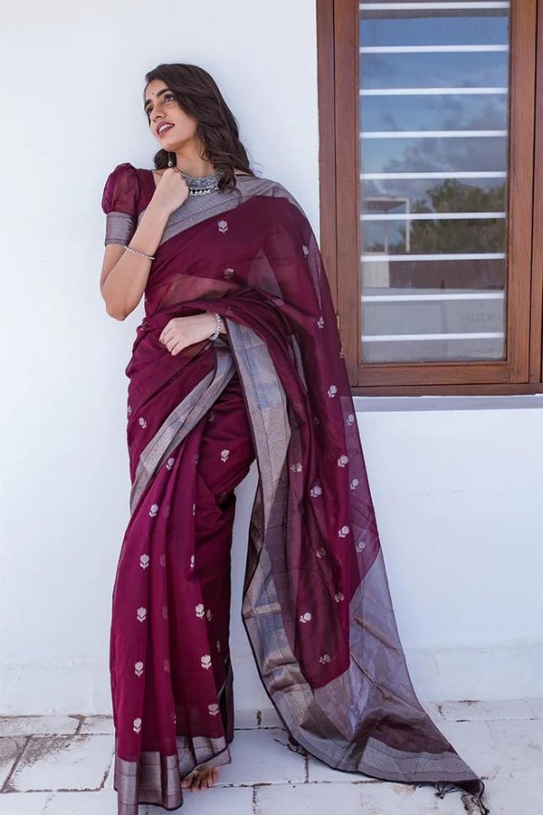 Linen-Look Soft Cotton Saree with Silver Zari Buttis and Tissue Pallu in Green, Pink and Wine  in Surat
