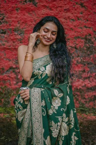 Luxurious Banarasi Soft Silk Saree with Golden Zari and Floral Design in Surat