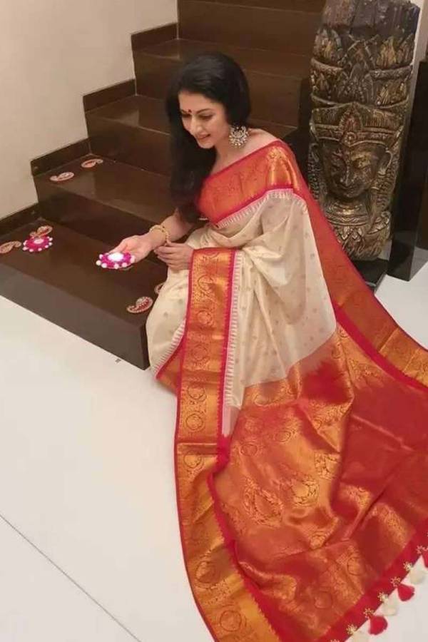 Luxurious Banarasi Weaves Elevating Your Memorable Moments for a Lifetime  in Surat