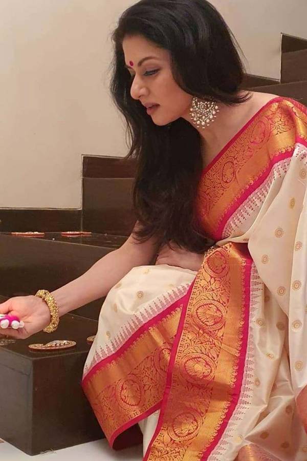 Luxurious Banarasi Weaves Elevating Your Memorable Moments for a Lifetime  in Surat