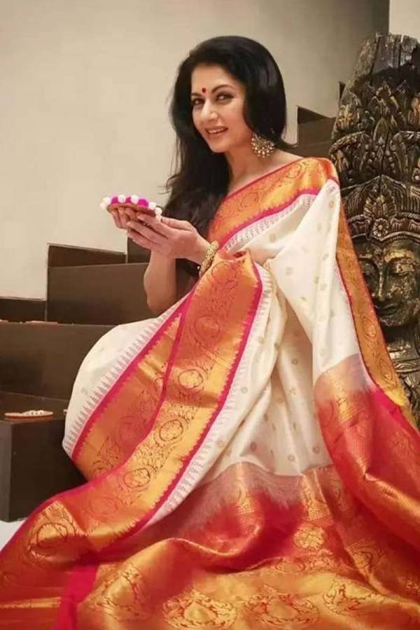 Luxurious Banarasi Weaves Elevating Your Memorable Moments for a Lifetime  in Surat