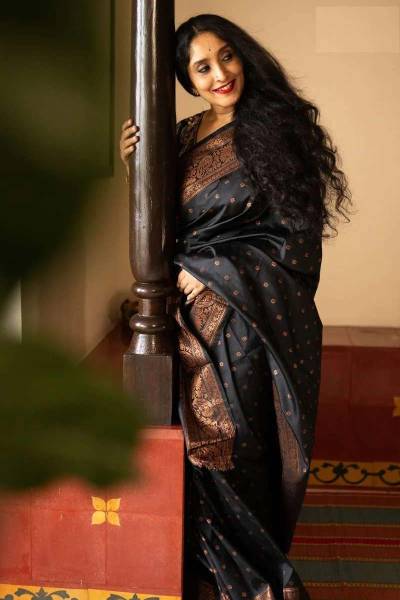 Luxurious Black Silk Saree with Rich Pallu and Fancy Border Design Saree in Surat