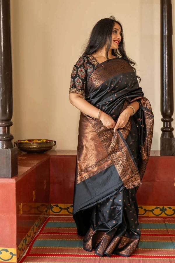 Luxurious Black Silk Saree with Rich Pallu and Fancy Border Design Saree  in Surat