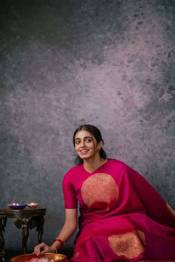Luxurious Drapes Banarasi Silk Saree with Intricate Butta Patterns  in Surat