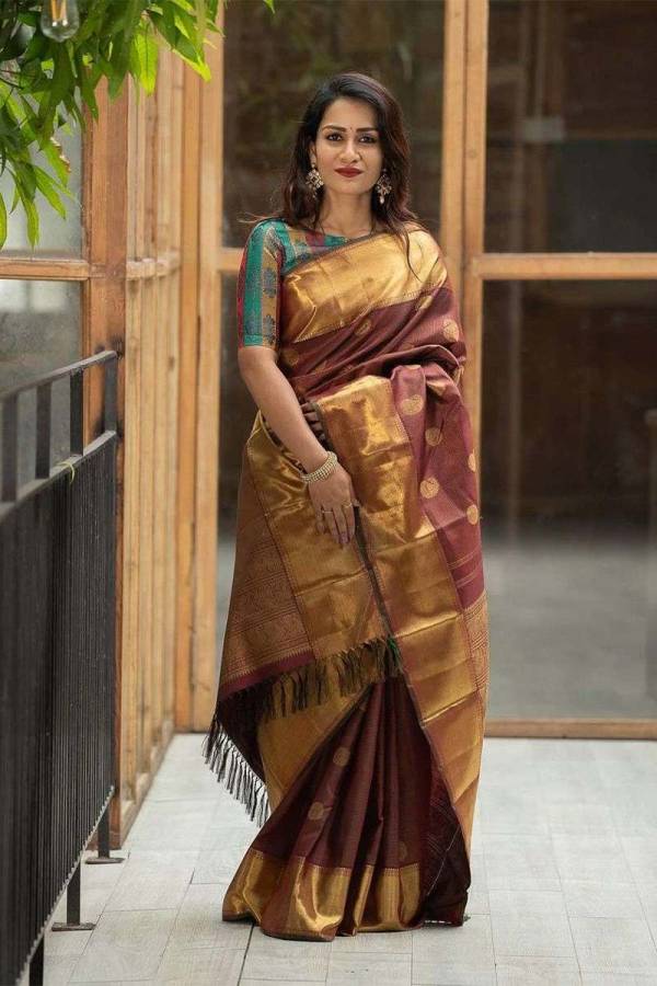 Luxurious Golden Buta and Checks Intricate Designs Banarasi Saree  in Surat