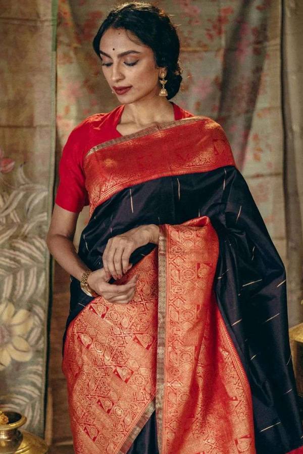 Luxurious Traditional Saree with Golden Zari Buta Design and Hevya Border Design Saree  in Surat
