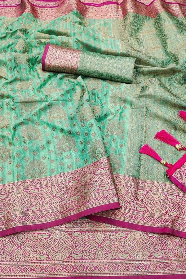 Luxurious Zari Woven Pallu and Traditional Sarees Intricate Motif Weaving  in Surat