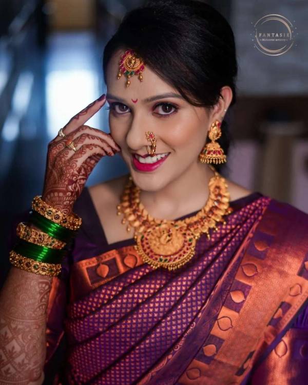 Luxurious Zari and Allover Flowers on a Silk Saree Allover Flower Design Saree  in Surat