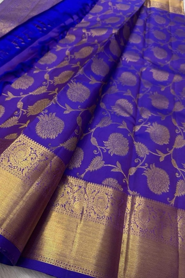 Medallion Zari Brocade Banarasi Soft Silk Saree in Royal Violet, Red and Purple  in Surat