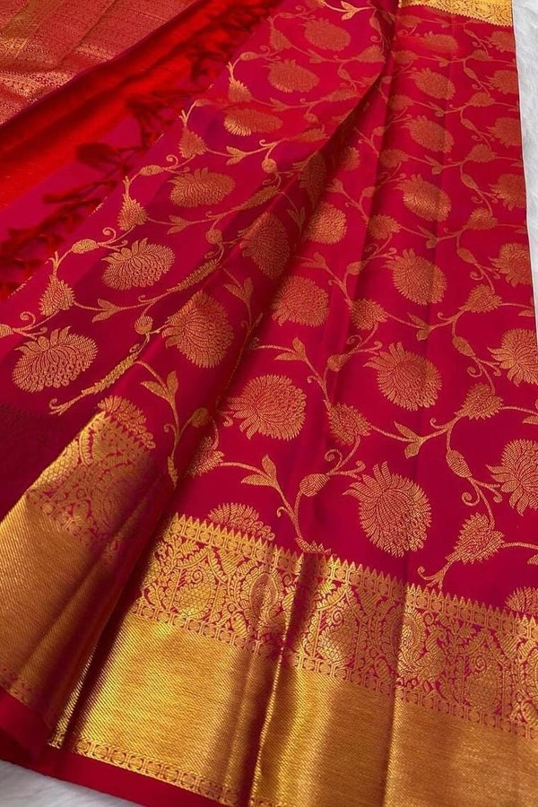 Medallion Zari Brocade Banarasi Soft Silk Saree in Royal Violet, Red and Purple  in Surat