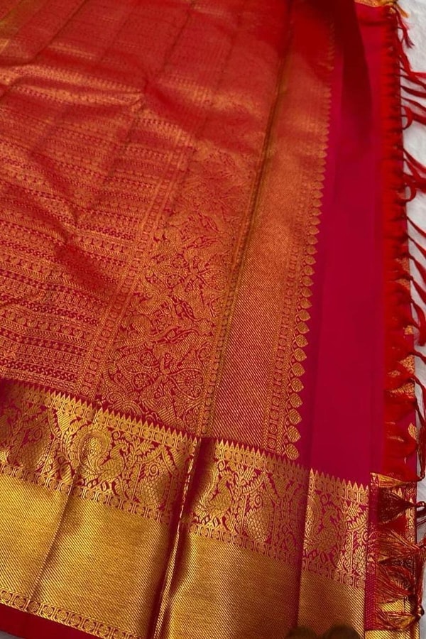Medallion Zari Brocade Banarasi Soft Silk Saree in Royal Violet, Red and Purple  in Surat