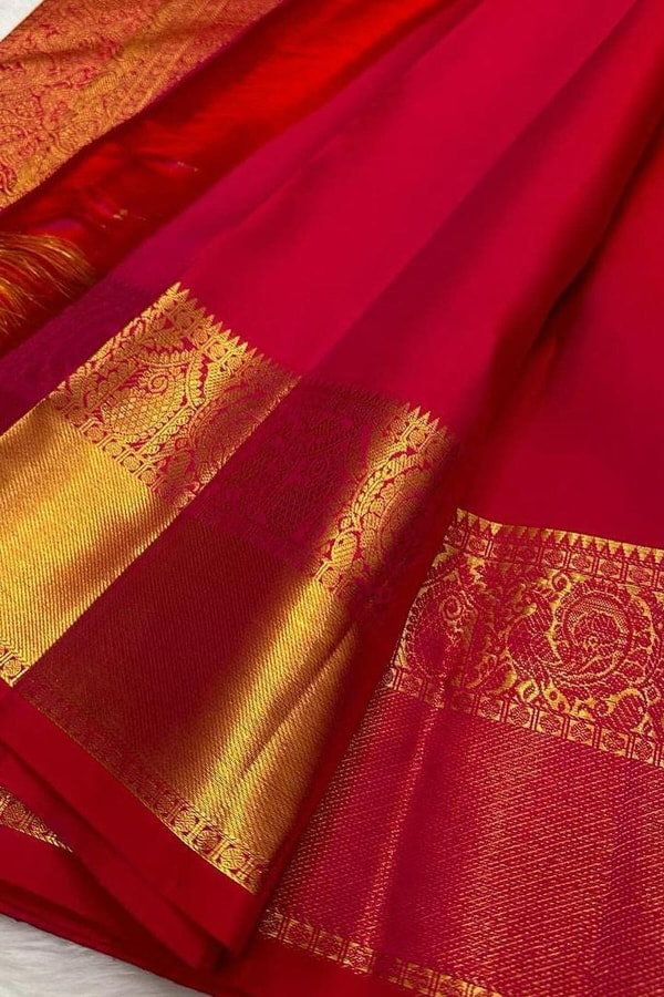 Medallion Zari Brocade Banarasi Soft Silk Saree in Royal Violet, Red and Purple  in Surat